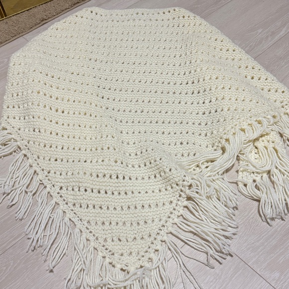 Cream Knit Women's Poncho - Picture 5 of 5